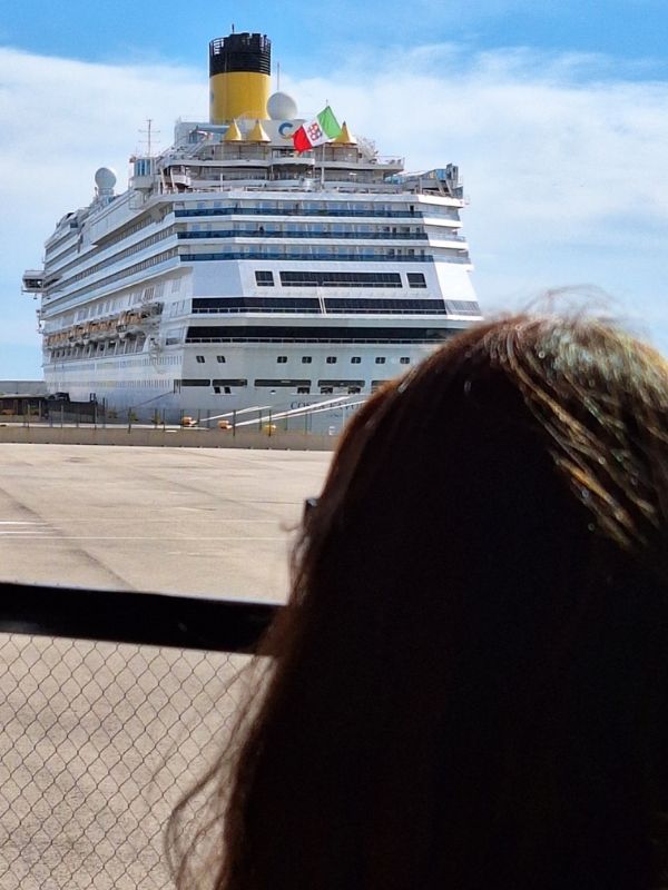 Transporte do porto de Valência na escala do navio.